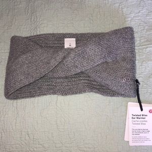 Lululemon Merino Wool Ear warmer with tags